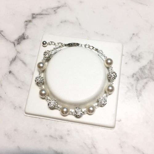 Picture of Swarovski Pearl & Shamballa Bracelets - White