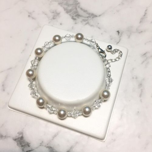 Picture of Swarovski Pearl Bracelets - White